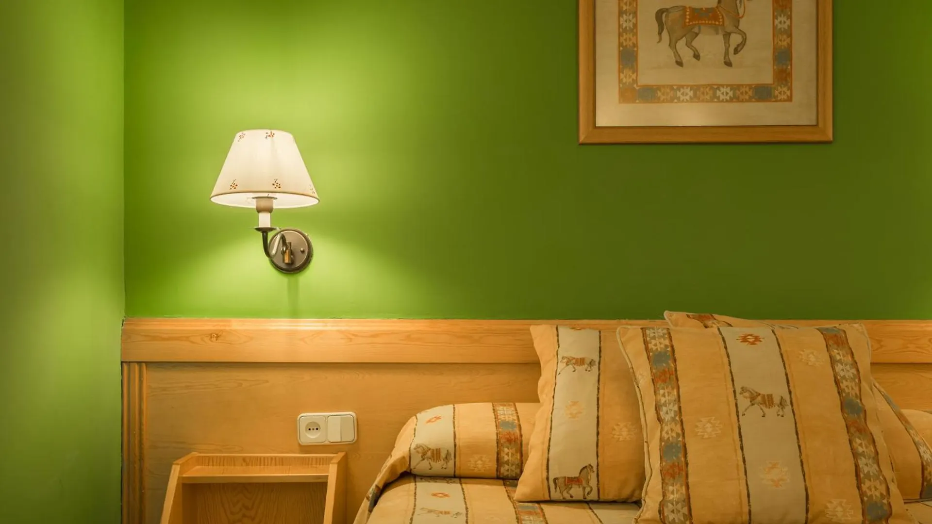 Hotel Aran La Abuela Vielha 3*,